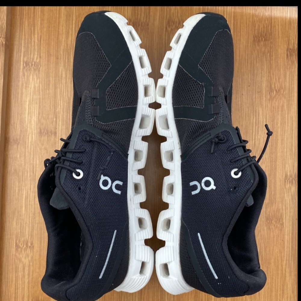 ON CLOUD SWISS ENGINEERING WOMENS SNEAKERS